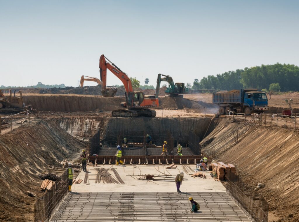 „Rozbudowa drogi gminnej nr 106082B w Nagórkach-Jabłoni oraz budowa mostu nad rzeką Jabłonką” – ogłoszenie przetargu przez Gminę Zambrów.
