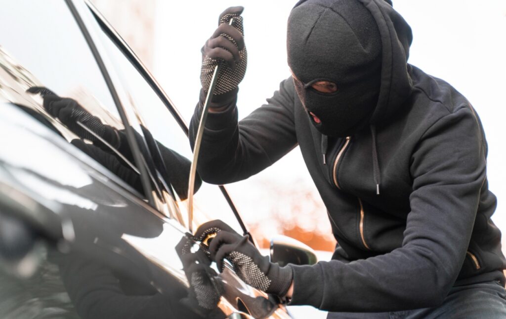Symulacja kradzieży samochodu przez zambrowską policję w ramach ćwiczeń dowódczo-sztabowych