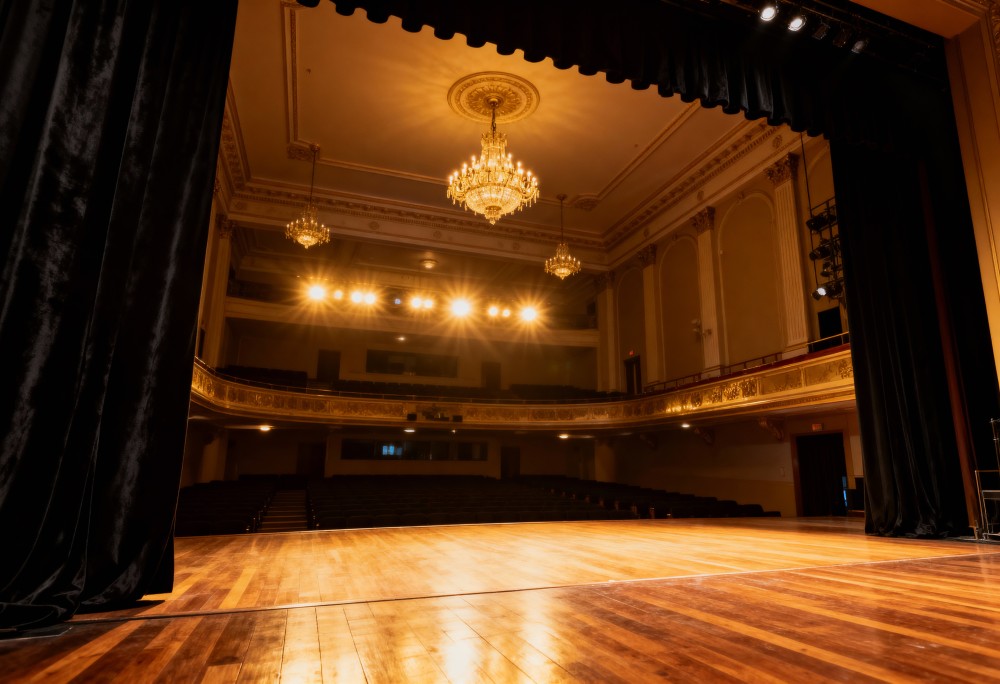 Młodzi Aktorzy Zambrowa Zaskoczyli Sukcesem na Scenie!